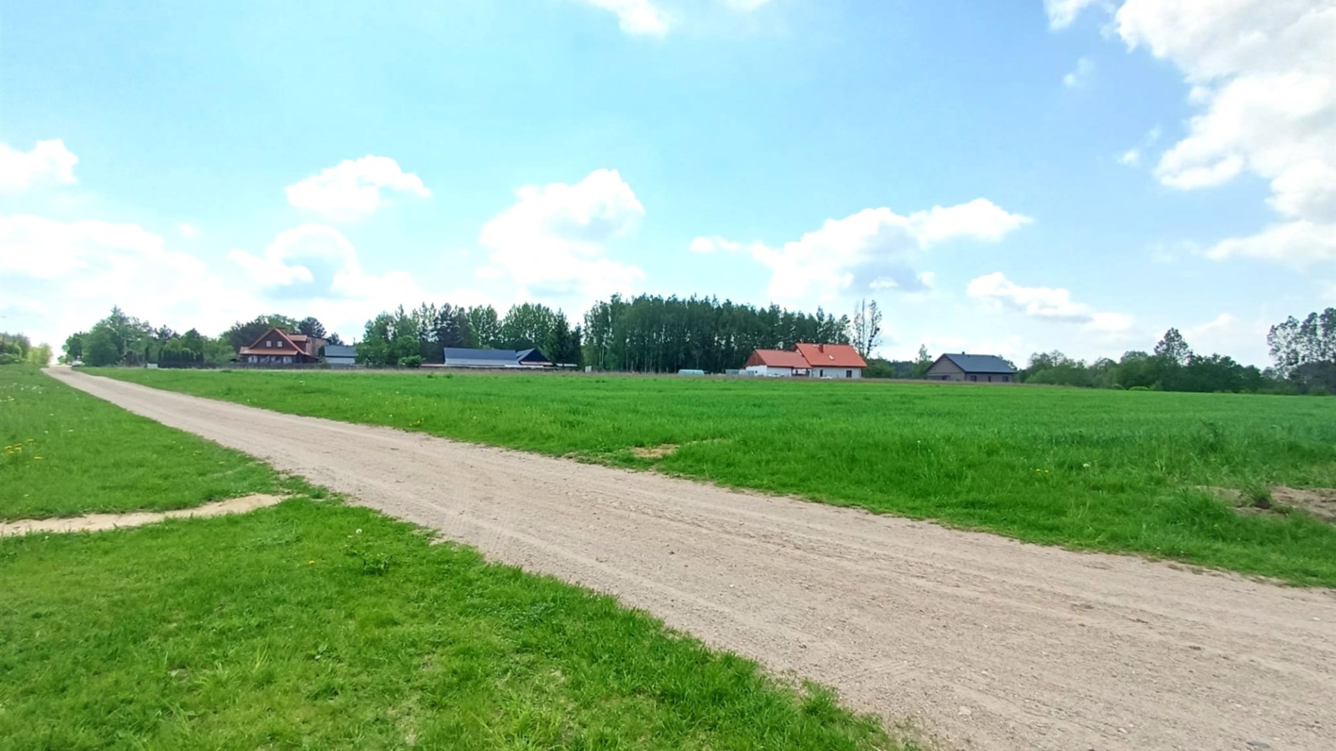 Działka na sprzedaż